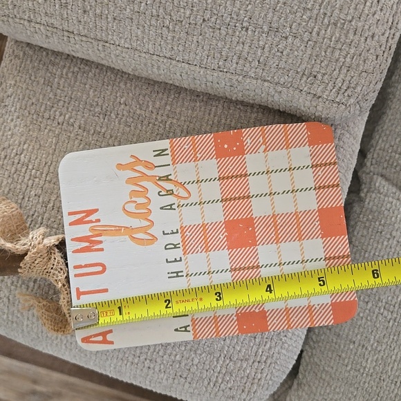 Autumn Plaid Decor 🍁🍂🍁 - Picture 3 of 4